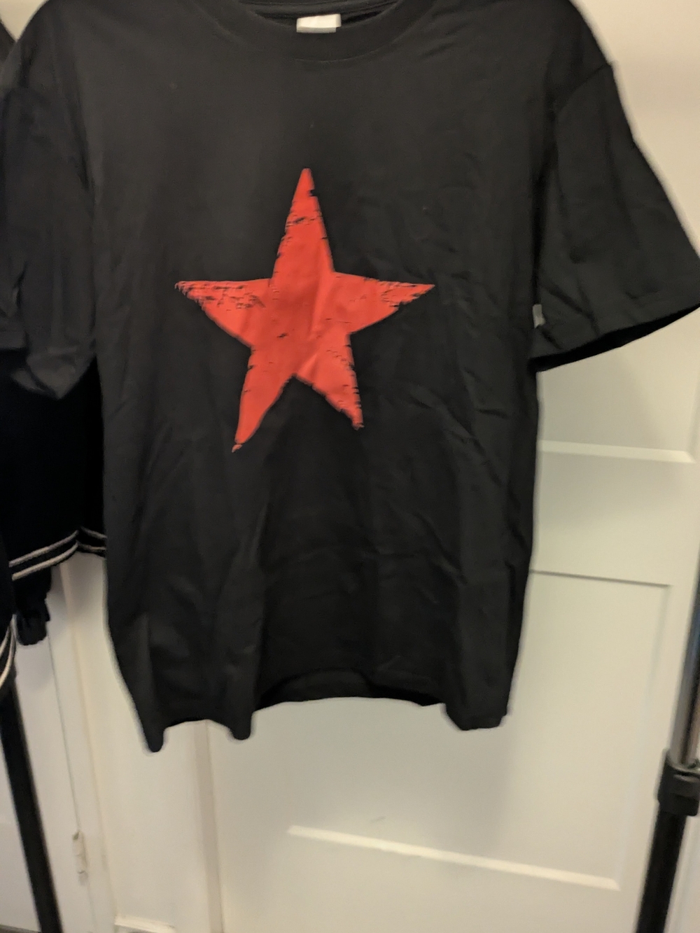 Black Men's Graphic Star T-Shirt with Red Star